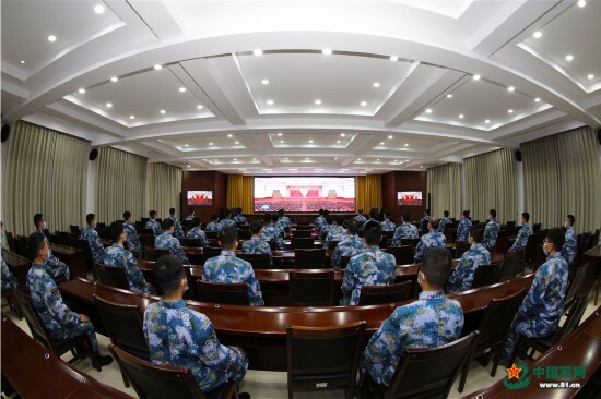 十九届六中全会精神进军营