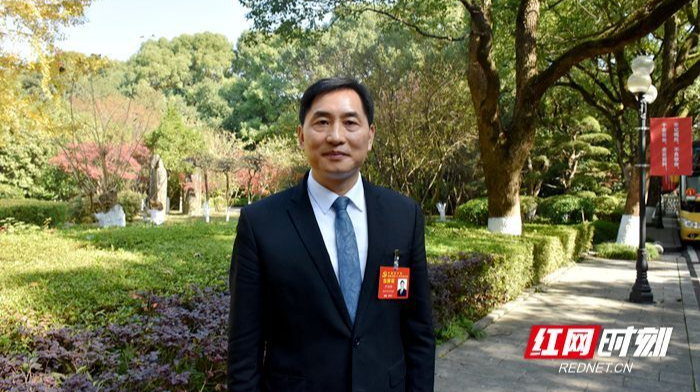 党代表热议丨尹朝晖：上紧“发条” 开足“马力” 奋力推动炎陵高质量发展