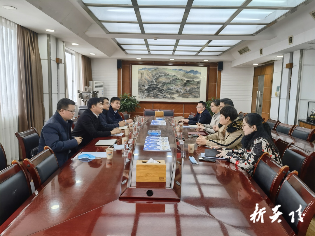 尹朝晖赴市相关部门汇报对接工作