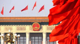 中共中央政治局召开会议 讨论政府工作报告