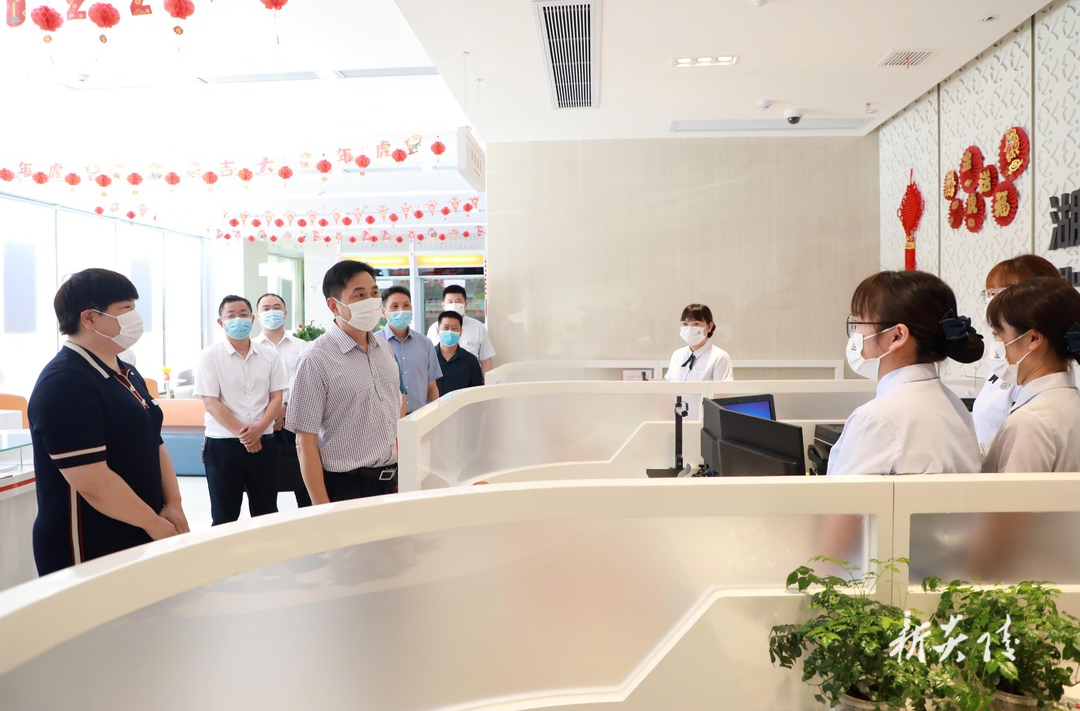 图文|尹朝晖调研财税金融工作时强调：坚定信心攻坚克难 推动财税金融工作不断迈上新台阶