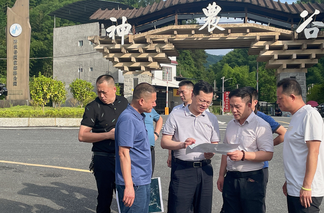 图文|夏胜利赴乡镇调研文旅康养项目建设、自建房安全整治和生态环保工作