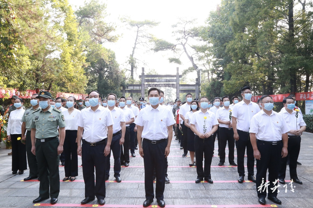 图文|炎陵县举行烈士纪念日活动：致敬英雄 缅怀先烈