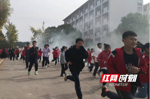 炎陵县成功举行防空警报试鸣暨疏散演练活动