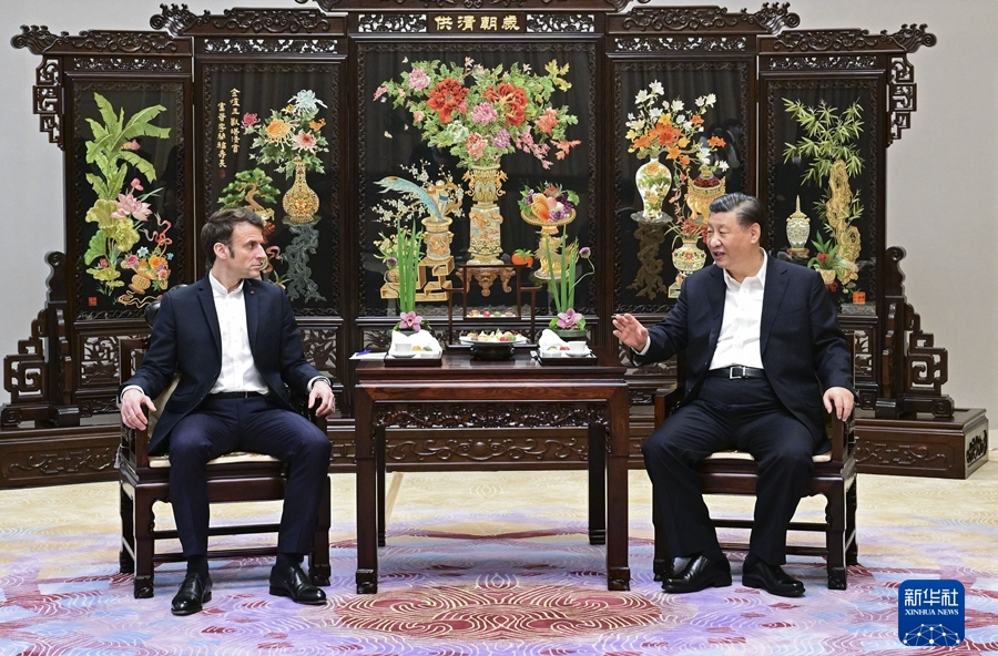 习近平同法国总统马克龙在广州非正式会晤