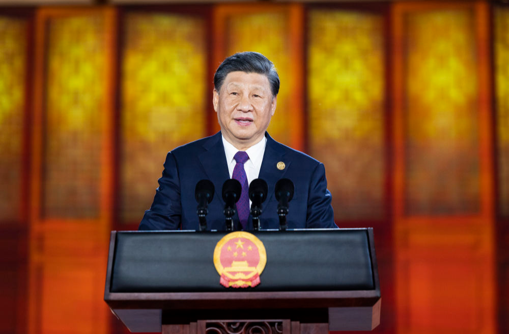 习近平和彭丽媛为出席中国－中亚峰会的中亚国家元首夫妇举行欢迎仪式和欢迎宴会并共同观看演出