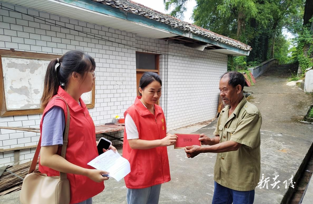 炎陵县霞阳镇、沔渡镇团委开展青少年走访慰问活动