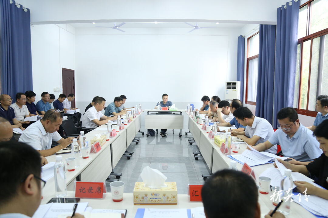 图文|夏胜利主持召开县政府常务会议 研究部署项目建设、督查激励争取等工作
