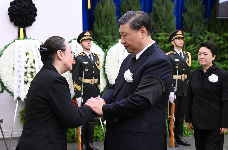李克强同志遗体在京火化　习近平等到八宝山革命公墓送别