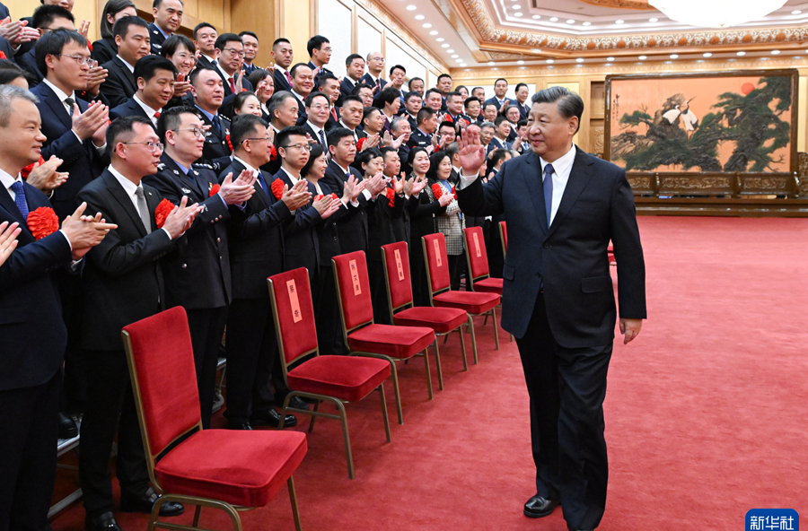 习近平会见全国“枫桥式工作法”入选单位代表