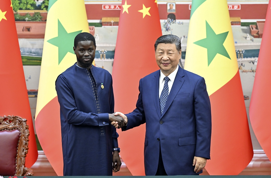 习近平同塞内加尔总统法耶会谈