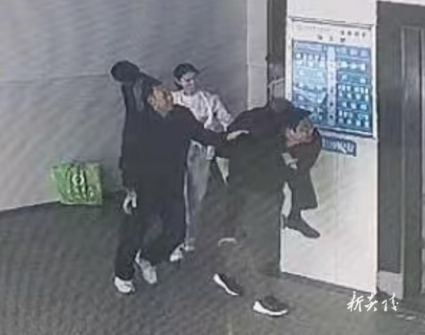 炎陵县人民医院：紧急救助倒地患者 及时化解危机