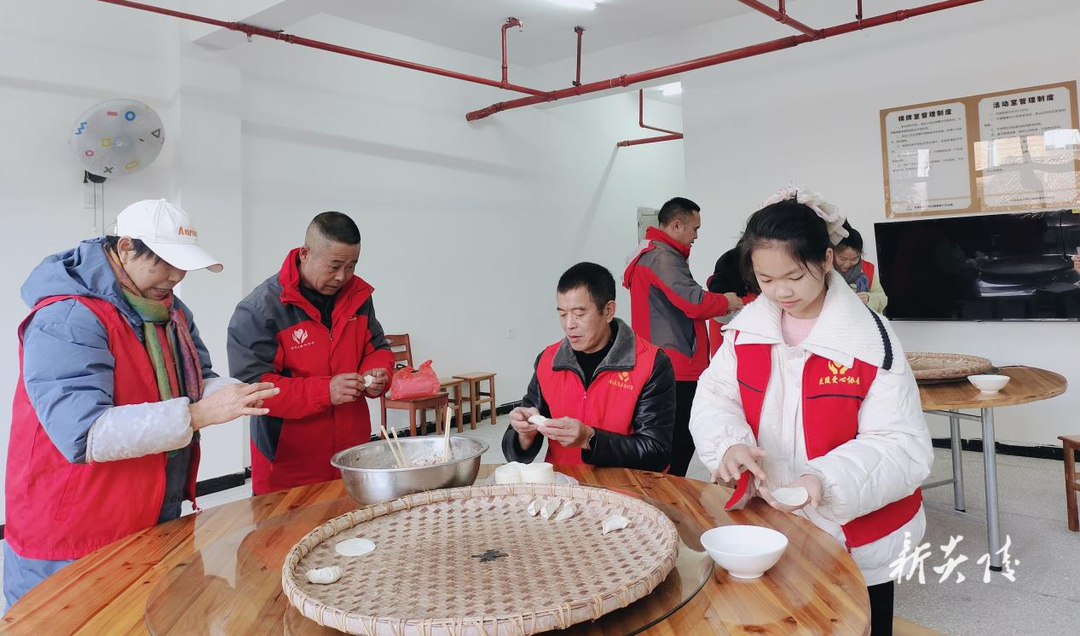 炎陵县下村乡：饺香冬日暖 情满敬老院