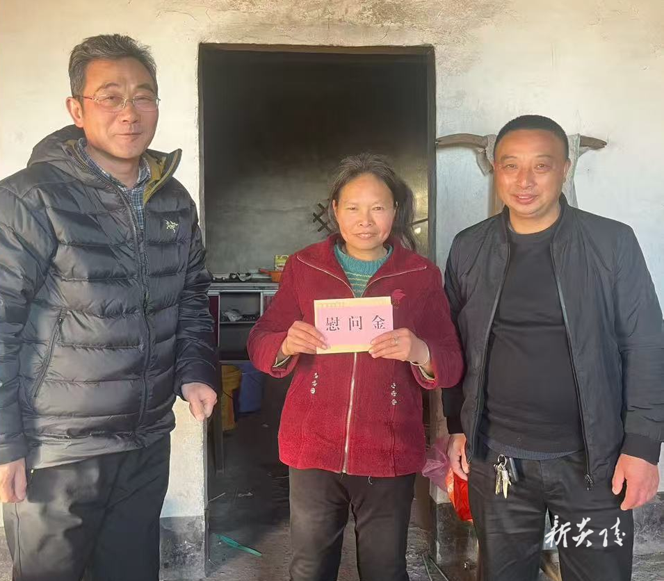 炎陵县策源乡梨树洲村工作队开展走访慰问活动