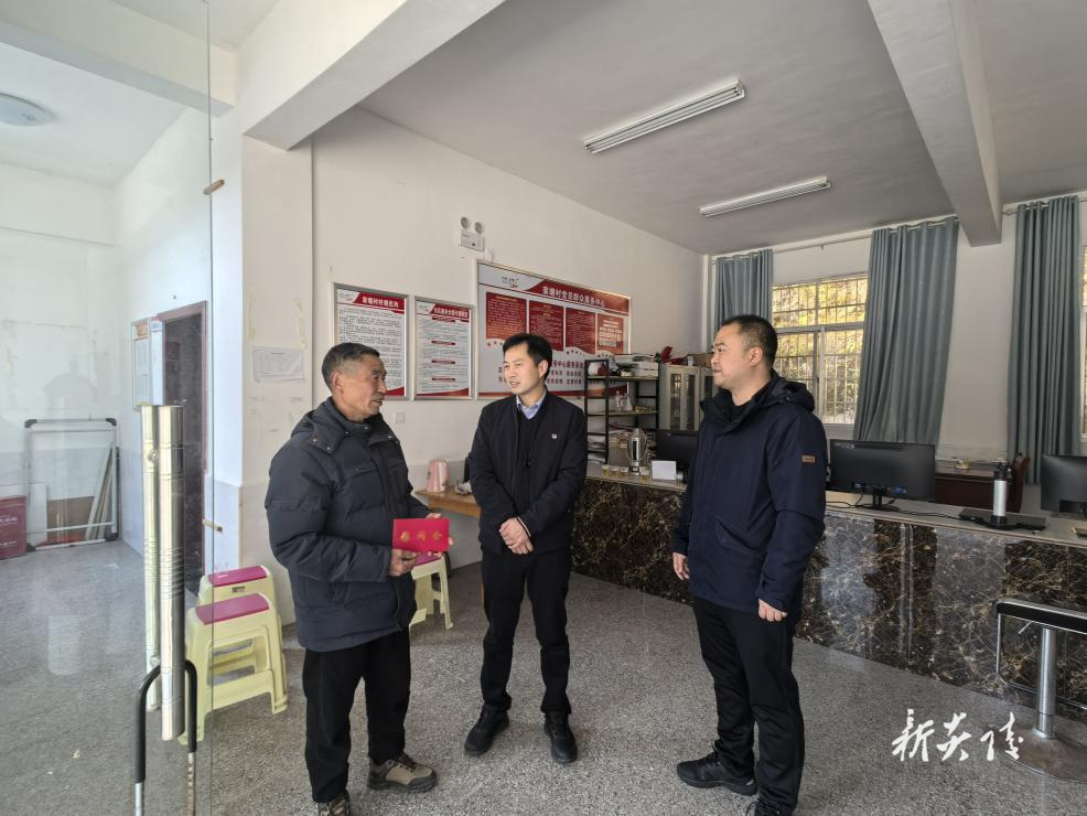 县领导到策源乡检查森林防火、安全生产工作并走访慰问困难党员