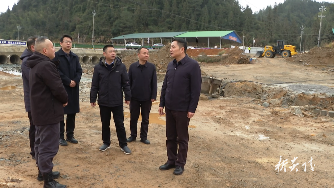 图文丨尹朝晖开展安全检查并慰问干部群众