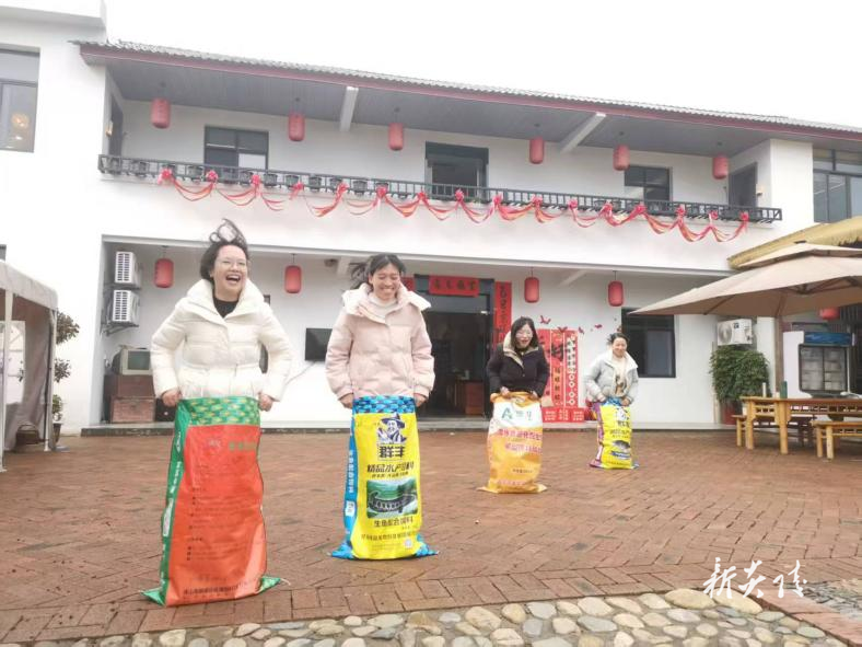 炎陵县供销联社：春日踏青出游 共庆“三八”妇女节