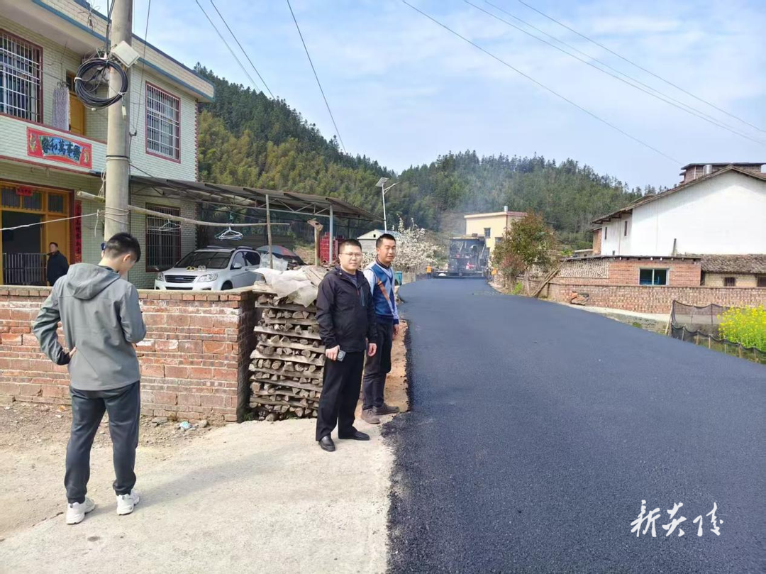 炎陵县沔渡镇：铺就幸福路 畅通振兴途