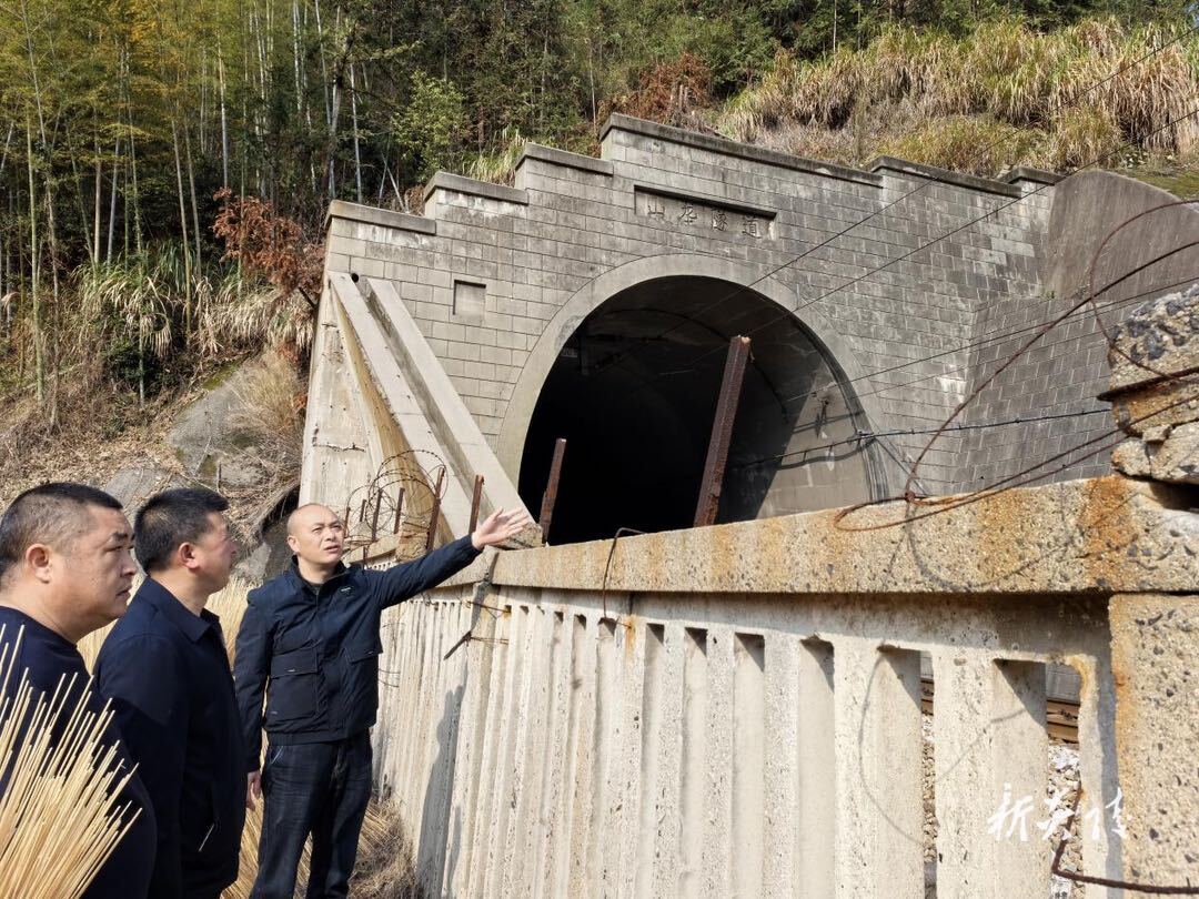 炎陵县沔渡镇：多方协作化风险 铁路安全有保障