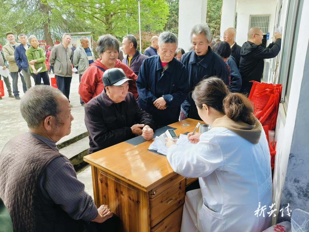 炎陵县水口镇开展重点人群免费健康体检活动