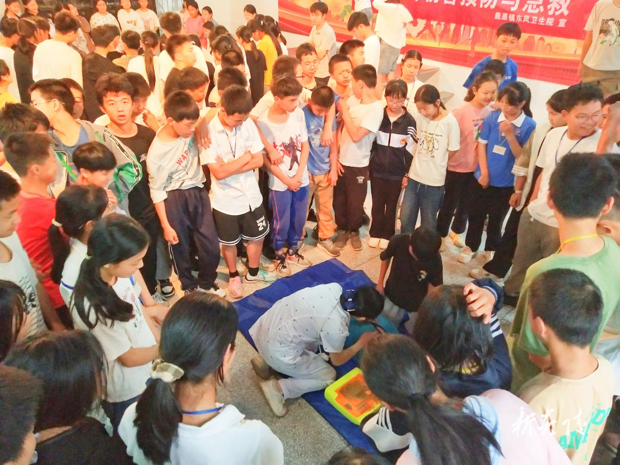 炎陵县人民医院与东风卫生院携手开展系列健康服务活动