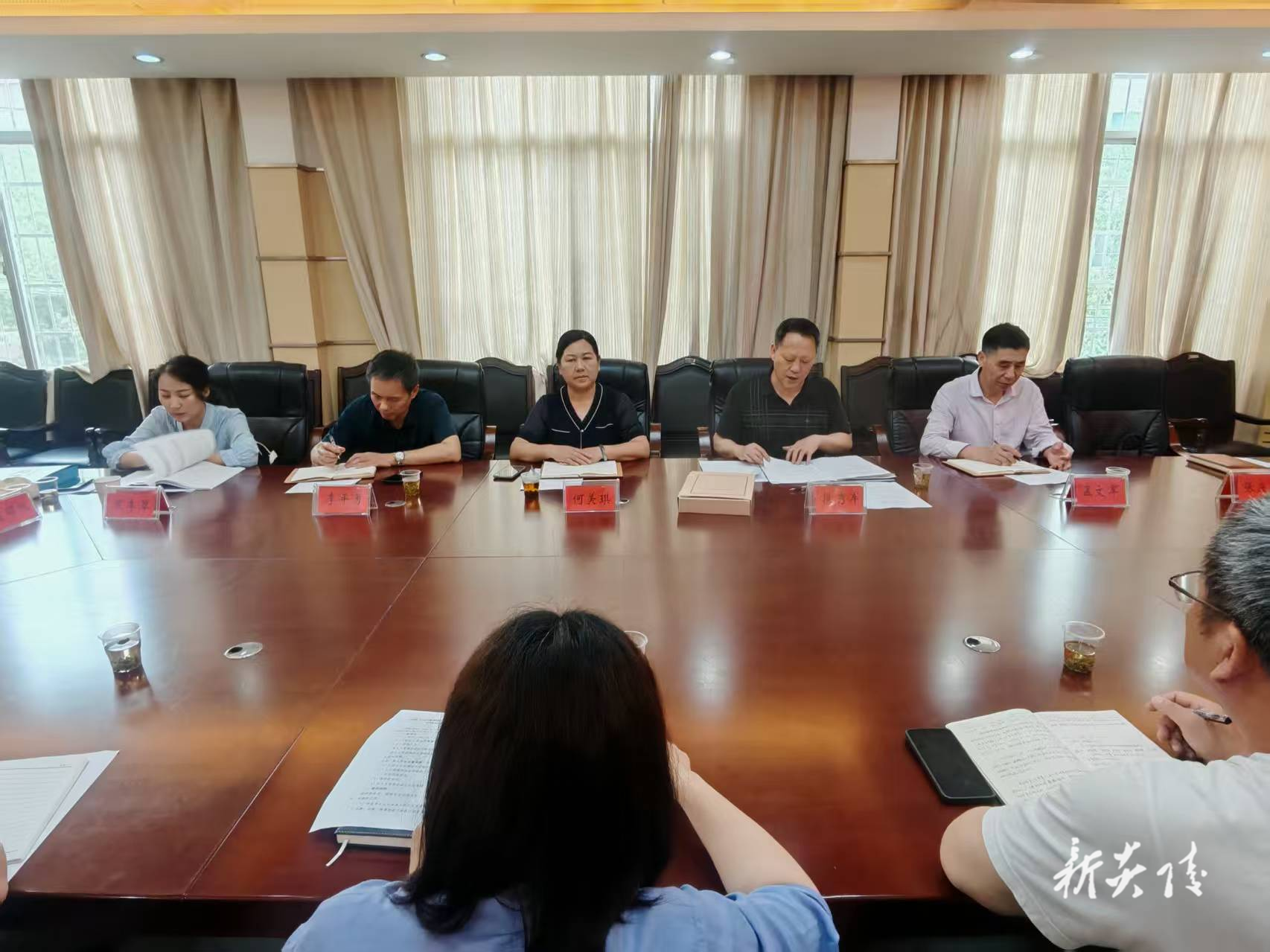 炎陵县依法行政专项监督第一调研组对人社局开展调研