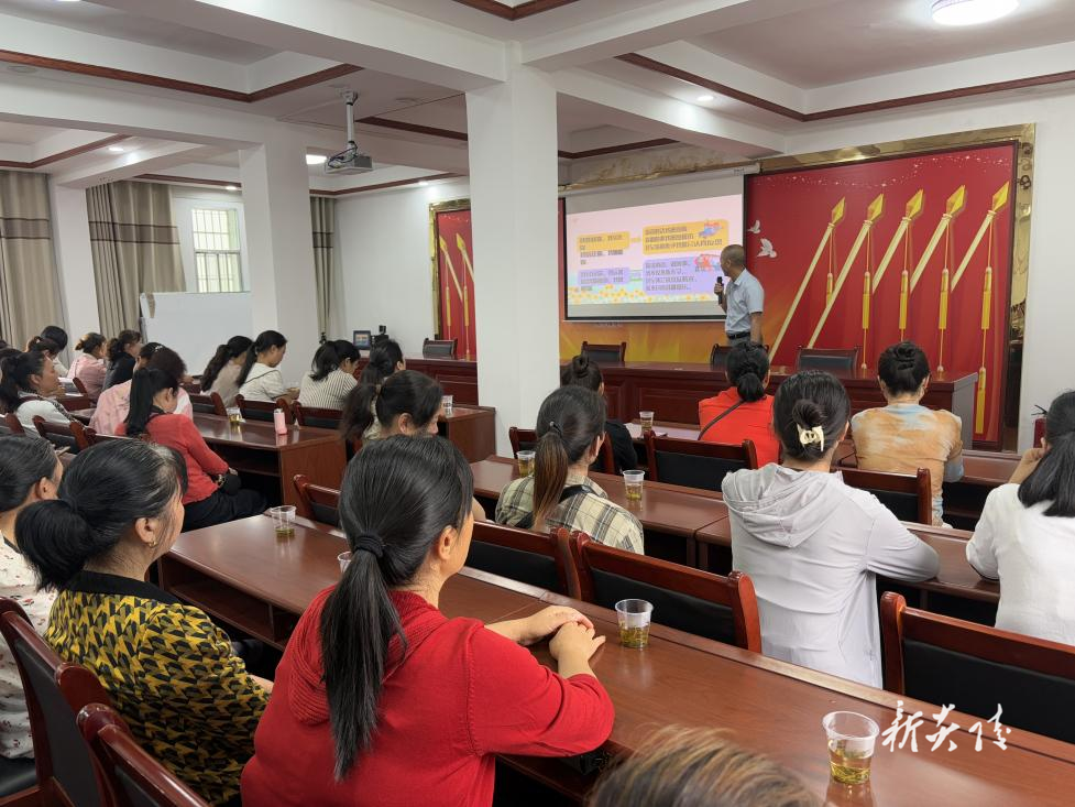 炎陵县霞阳镇开展知识讲座 助力家庭教育与女性健康