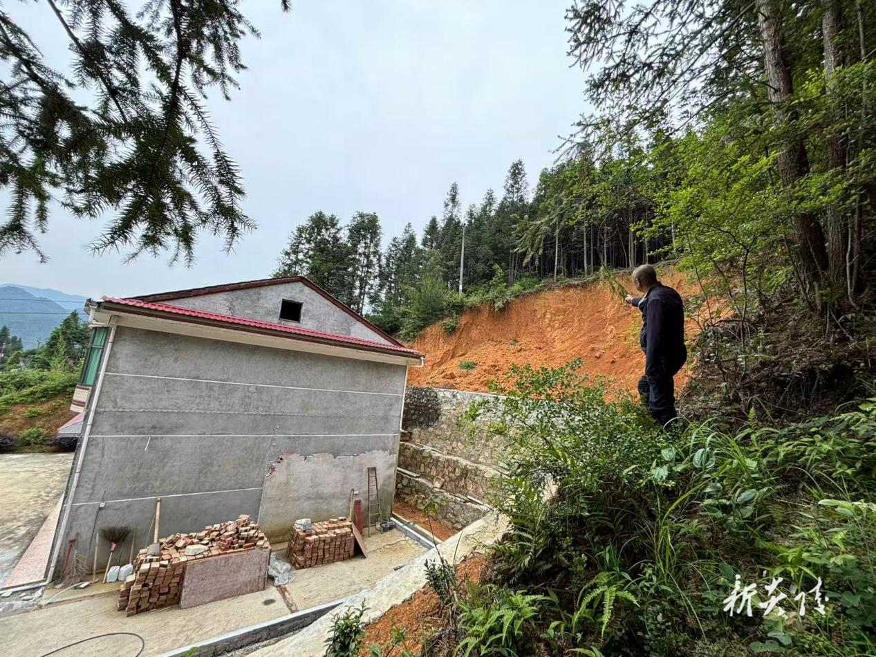 炎陵县中村瑶族乡开展地灾点巡查及预警 筑牢安全防线