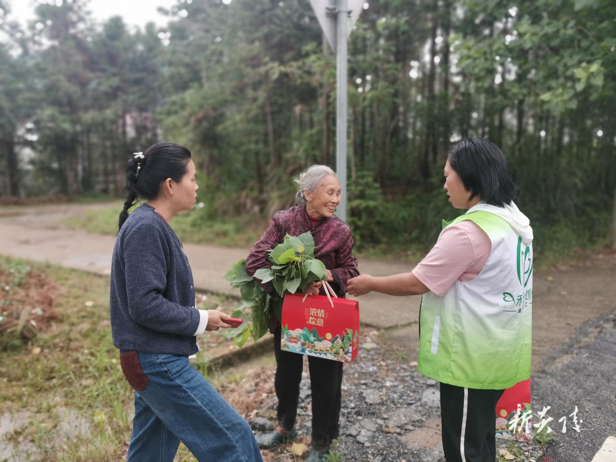 炎陵县中村瑶族乡：端午慰问送温情 关爱特殊群体暖人心