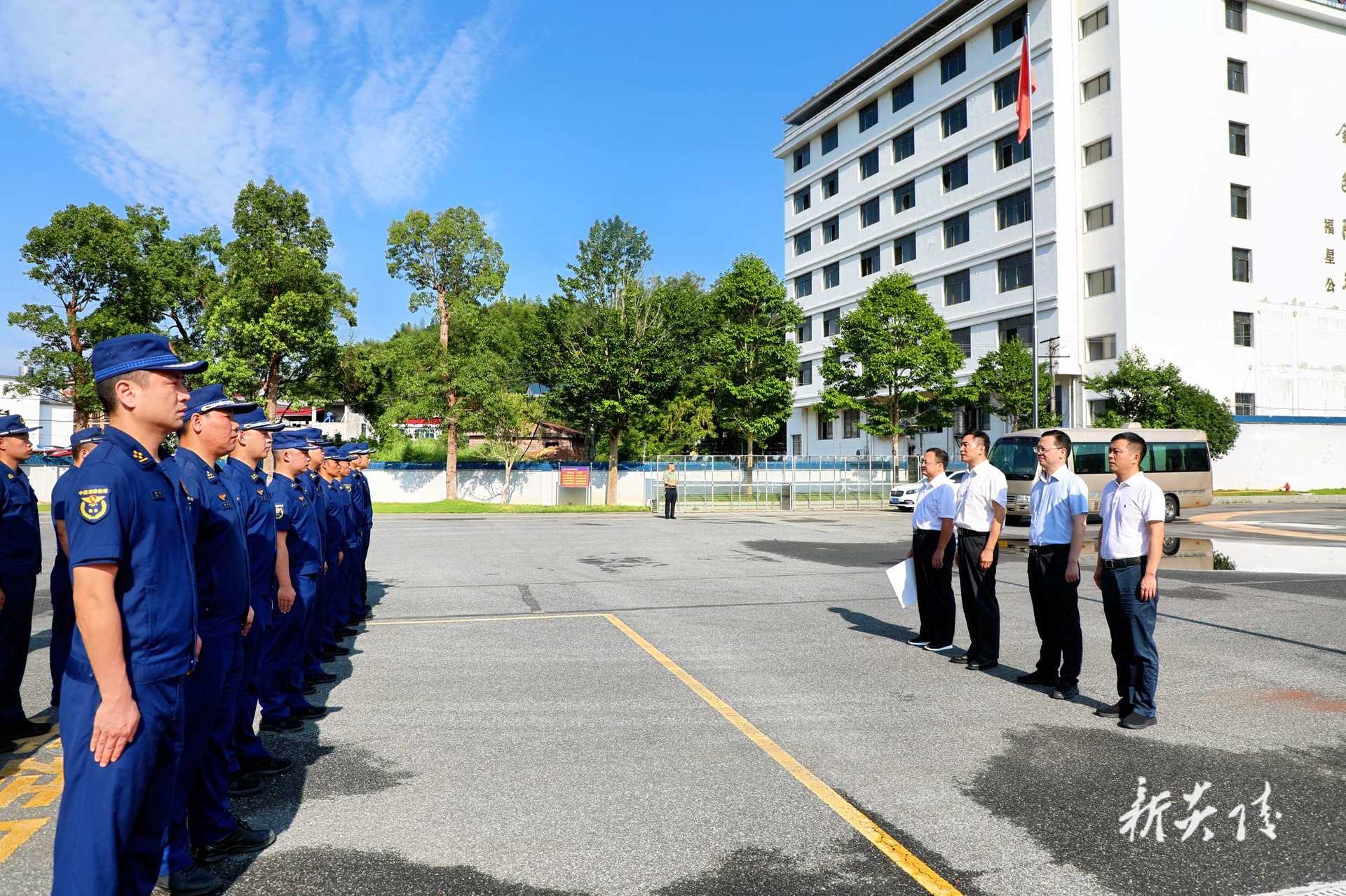 图文丨“八一”建军节  县"四大家"领导慰问驻炎部队官兵和消防救援人员
