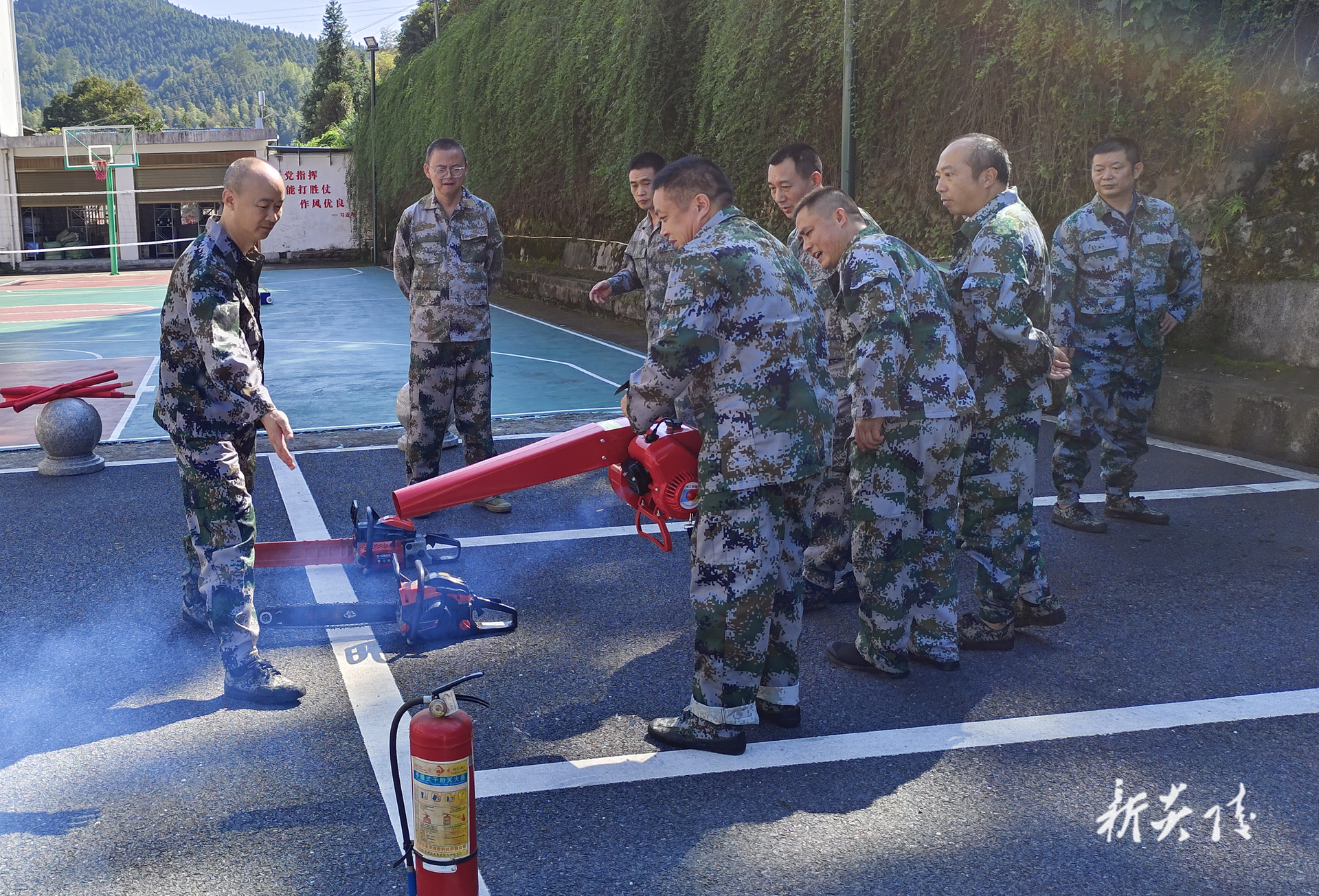 炎陵县垄溪乡：筑牢安全防线 共建平安垄溪