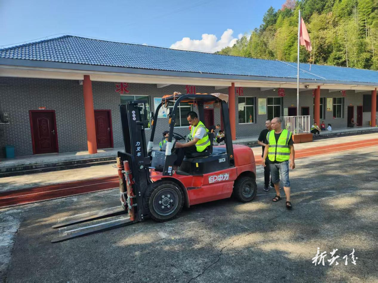 炎陵县船形乡第一期叉车技能培训班开班