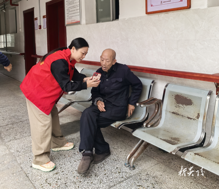‌炎陵县人社局开展养老保险待遇资格“上门认证”暖心服务