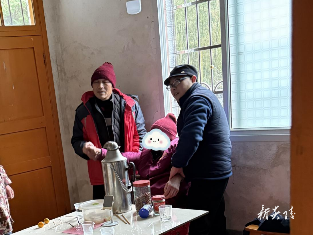 炎陵县策源乡：敲门行动遇险情 紧急救助护平安