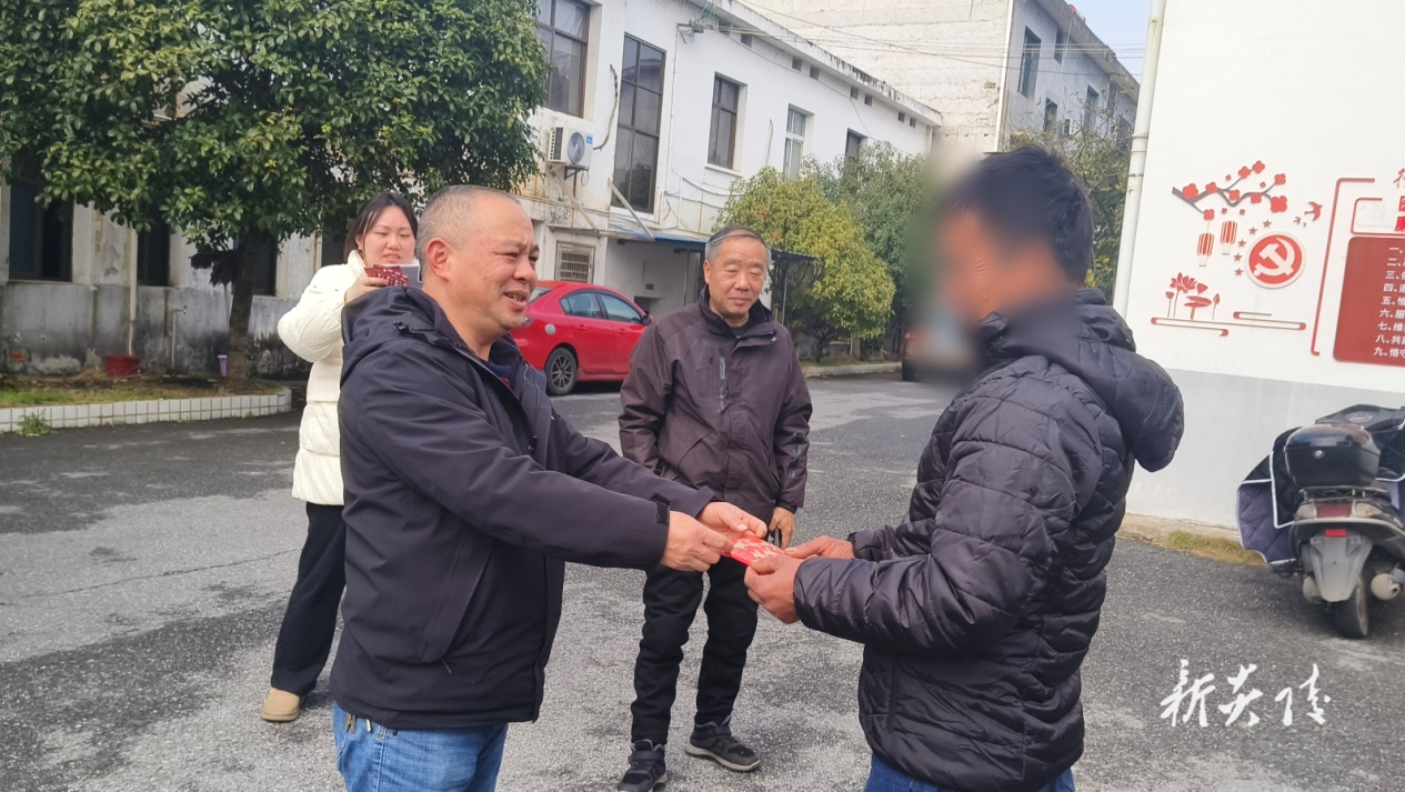 炎陵县皮防所走访慰问困难麻风患者及治愈存活者