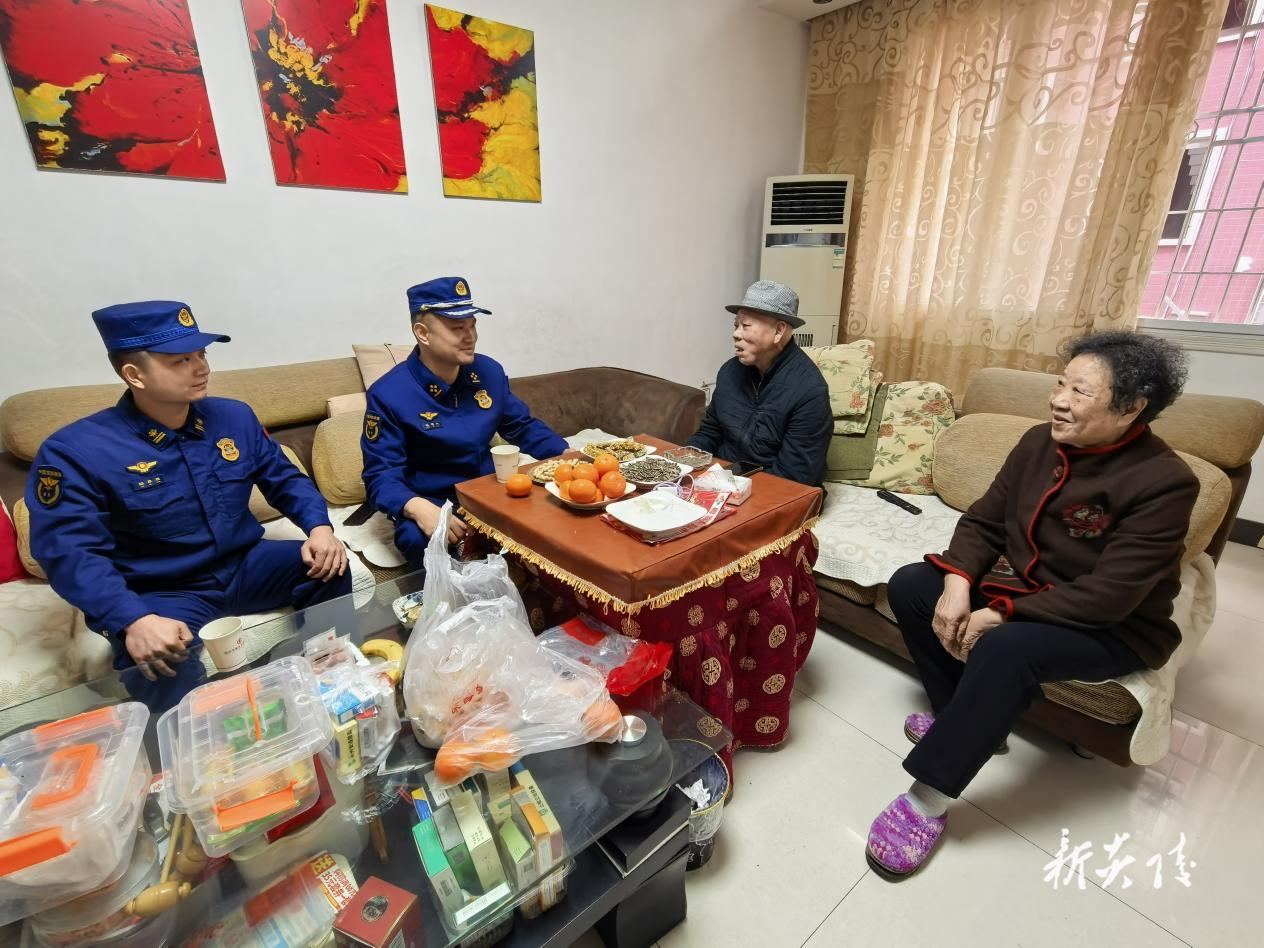 炎陵县消防救援大队走访慰问退休老干部