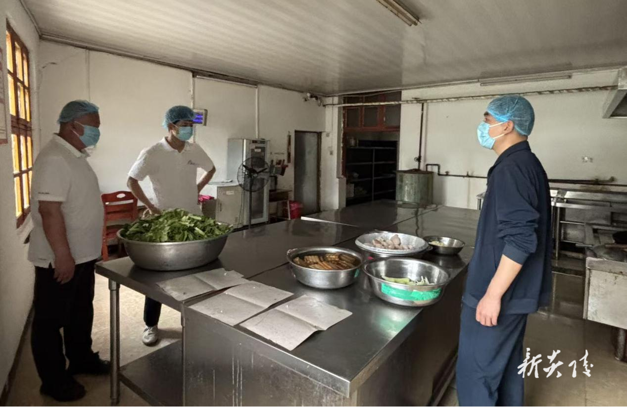 炎陵县策源乡对辖区学校开展食品安全检查