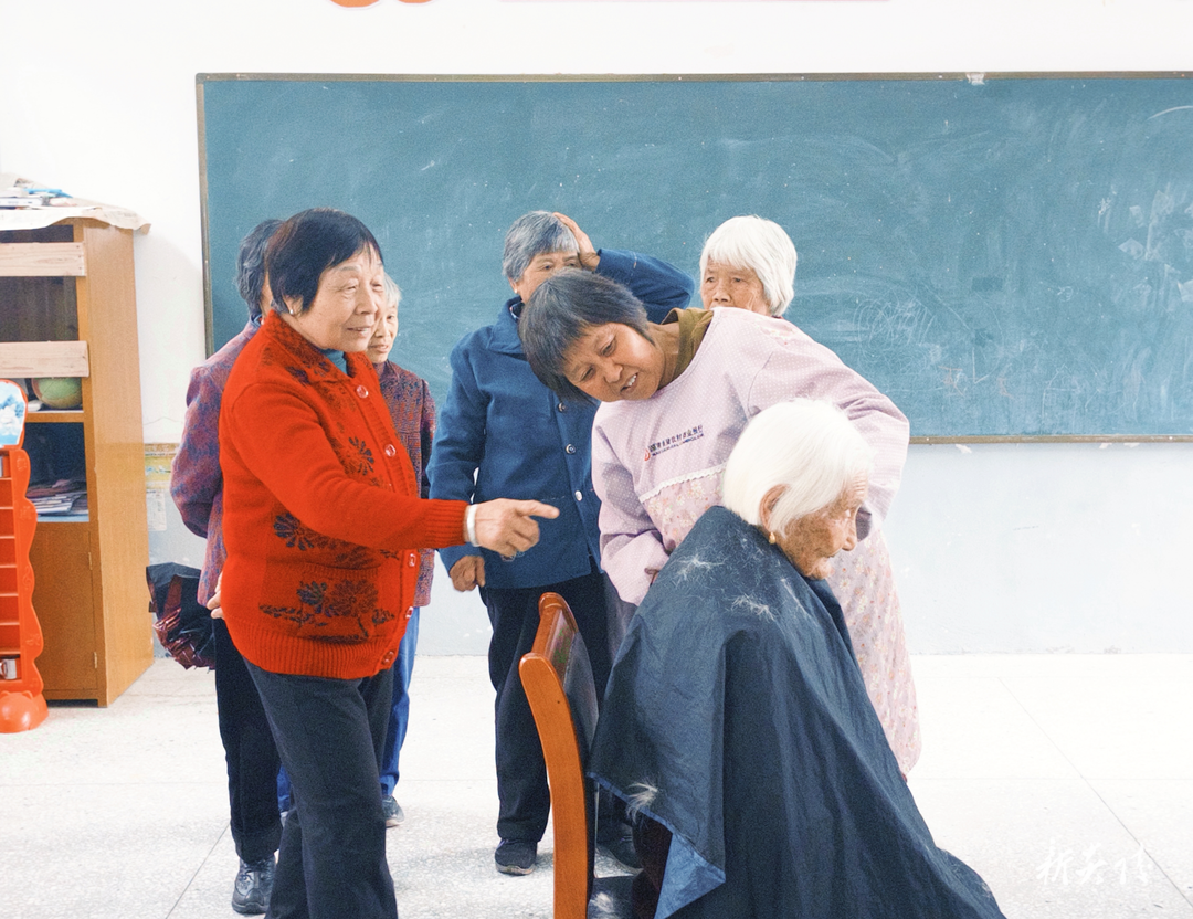 炎陵县水口镇：便民服务送上门 清障义剪暖人心