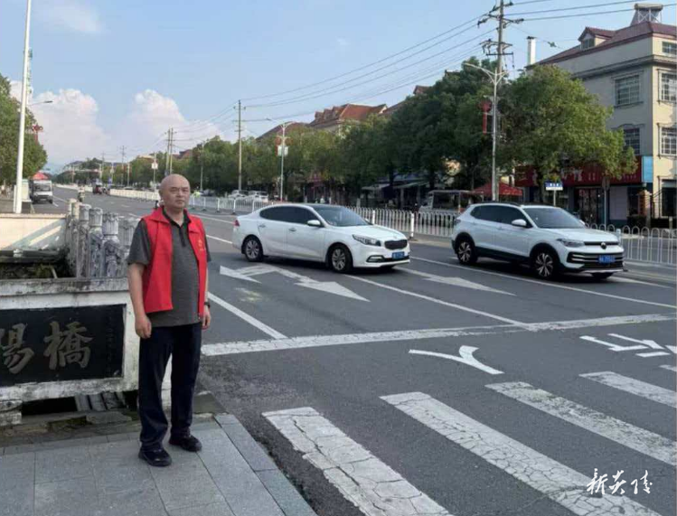 炎陵县开展文明交通劝导志愿服务活动