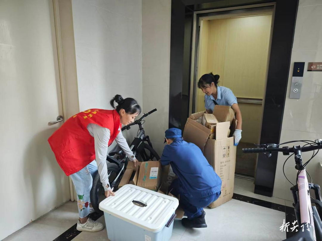 炎陵县消防救援局开展楼道隐患专项清理整治