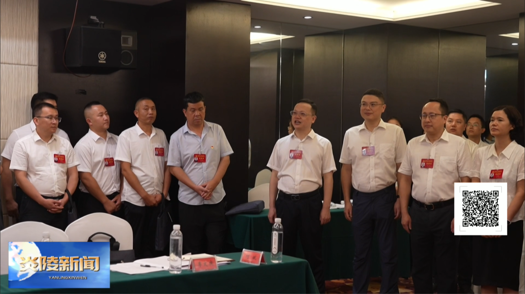 夏胜利看望出席县第十四次党代会代表