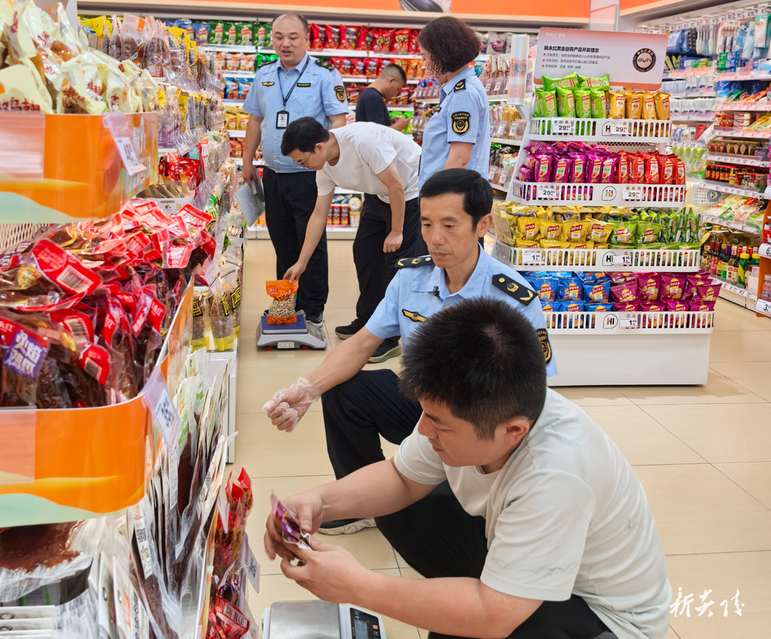 炎陵县市场监督管理局开展量贩式零食行业计量专项整治